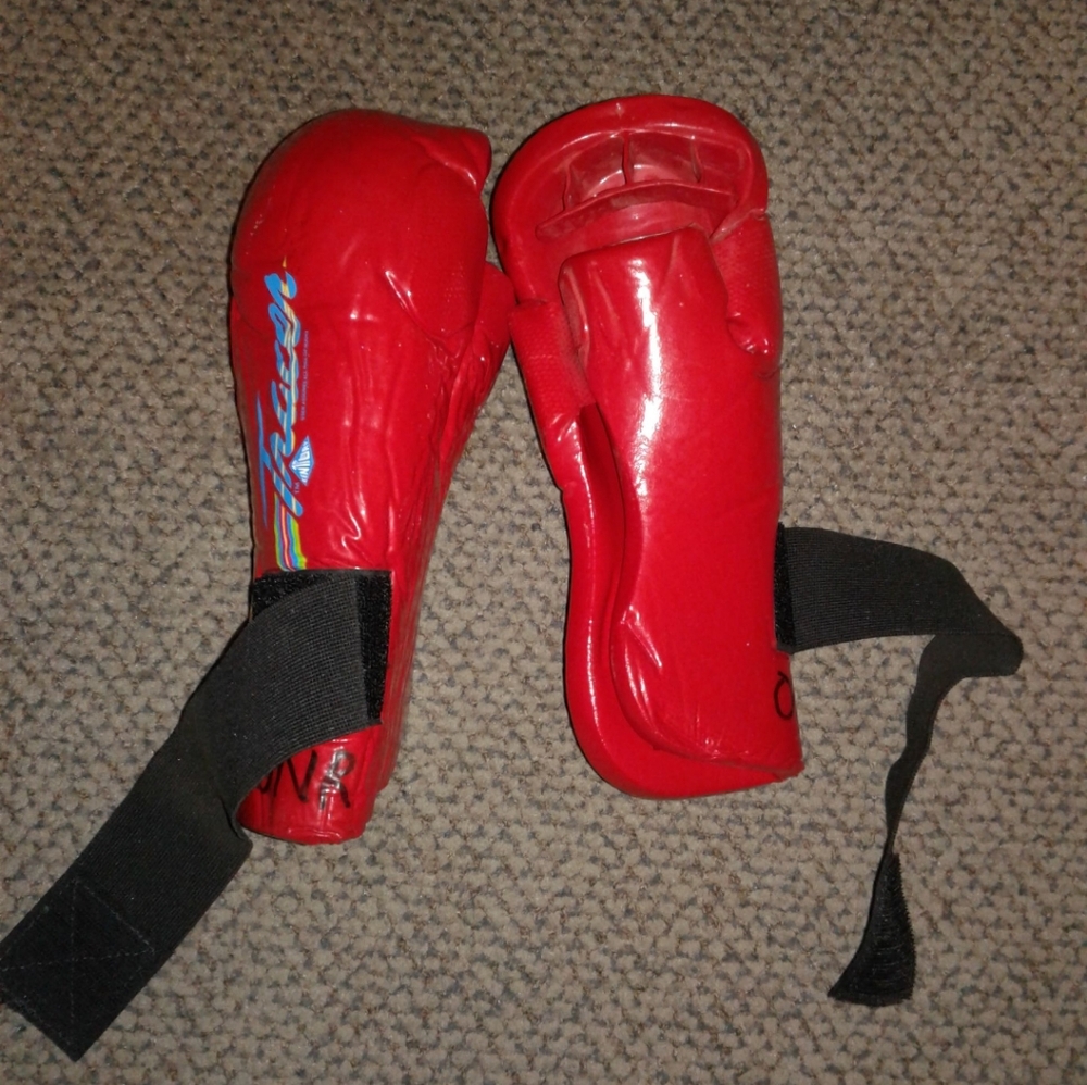 Martial Arts MMA TKD Karate Muay Thai Sparing Gloves Century Tracer Adult size